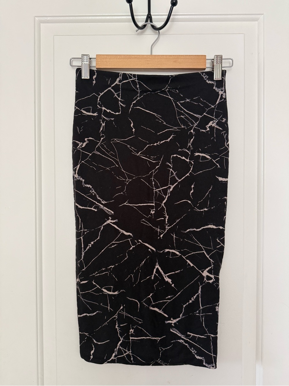 H&M Black Marble-Print Pencil Skirt